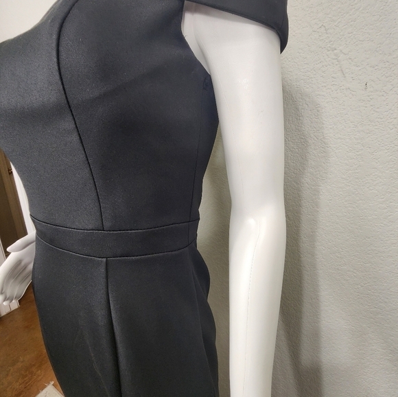 Lucci Lu Sleeveless Off Shoulder Black Formal Fishtail Gown Size 8 - Picture 7 of 13